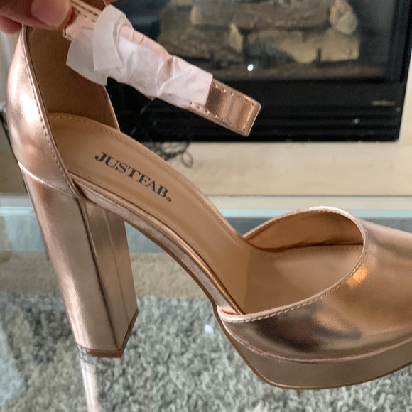 NIB New Britte Rosegold Platform Pumps, 8.5 - Picture 5 of 6